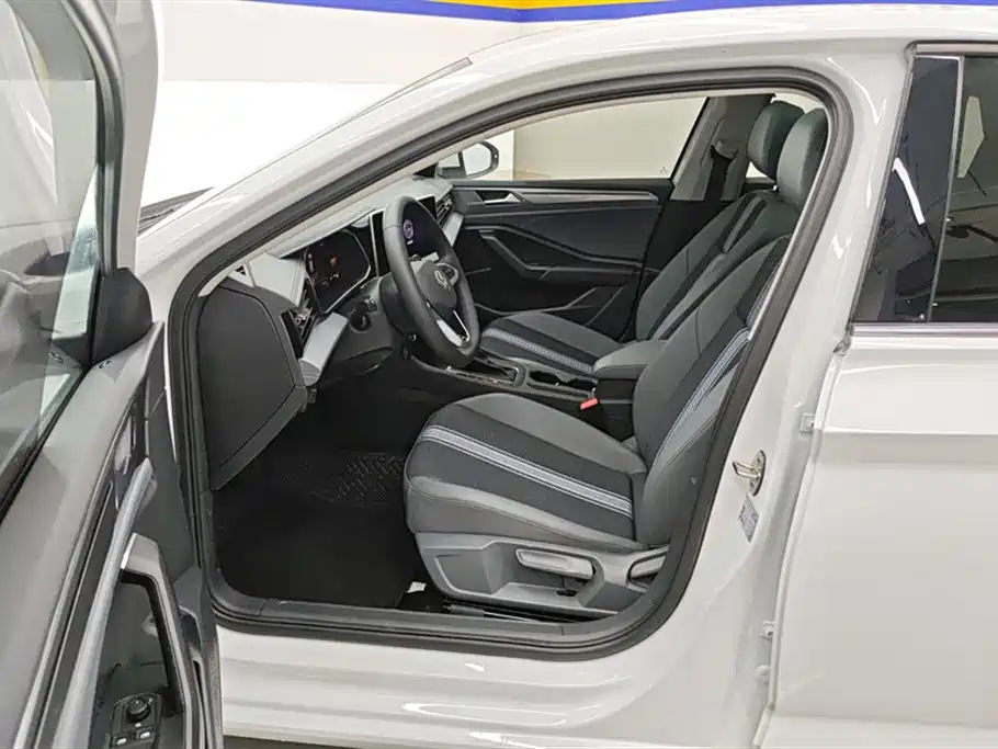 Volkswagen Sagitar 2024 200TSI DSG