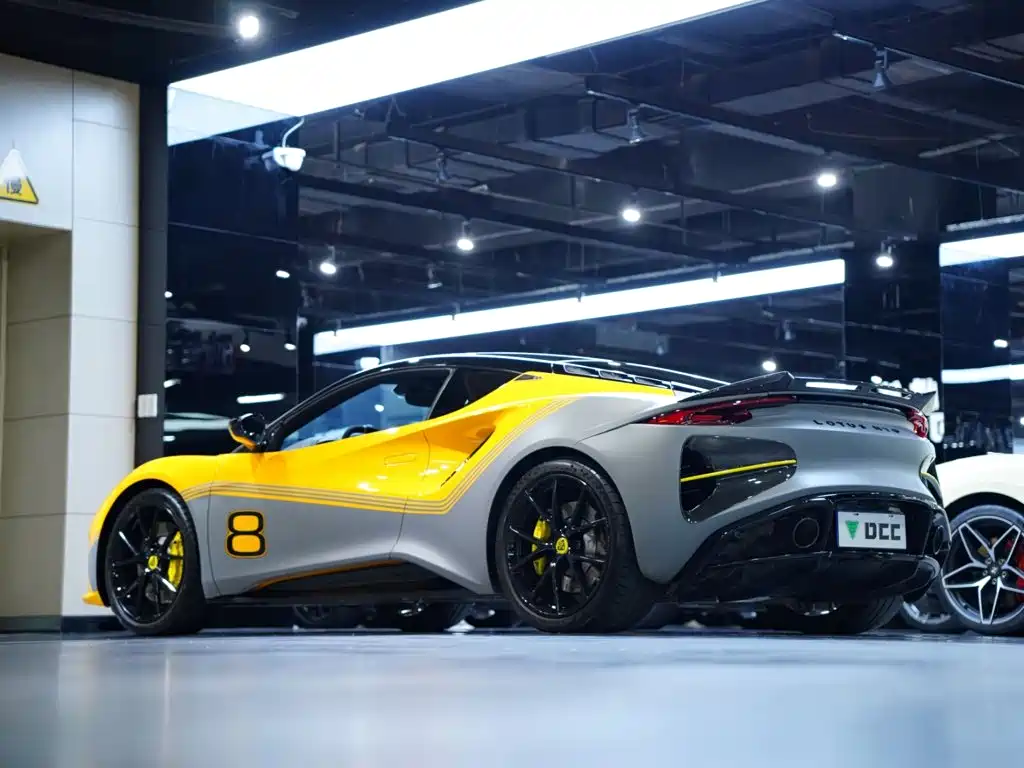 Lotus Emira — миниатюра 5