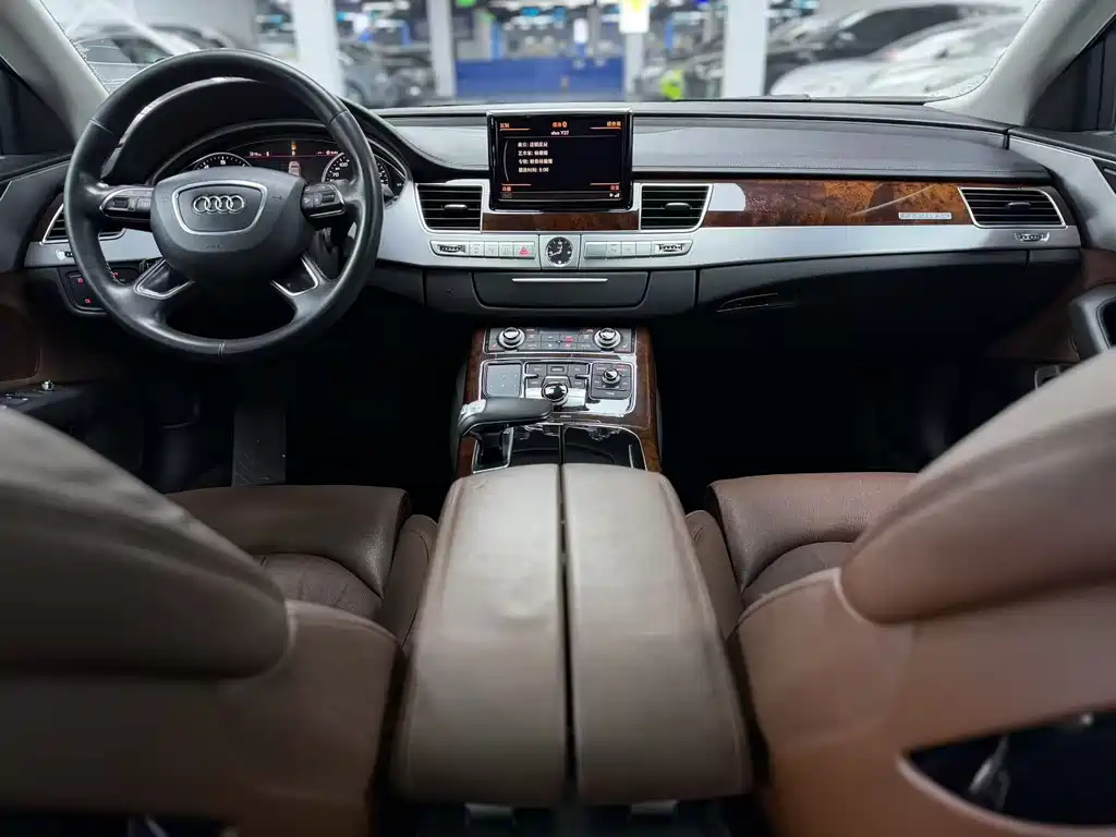 Audi A8 — миниатюра 5