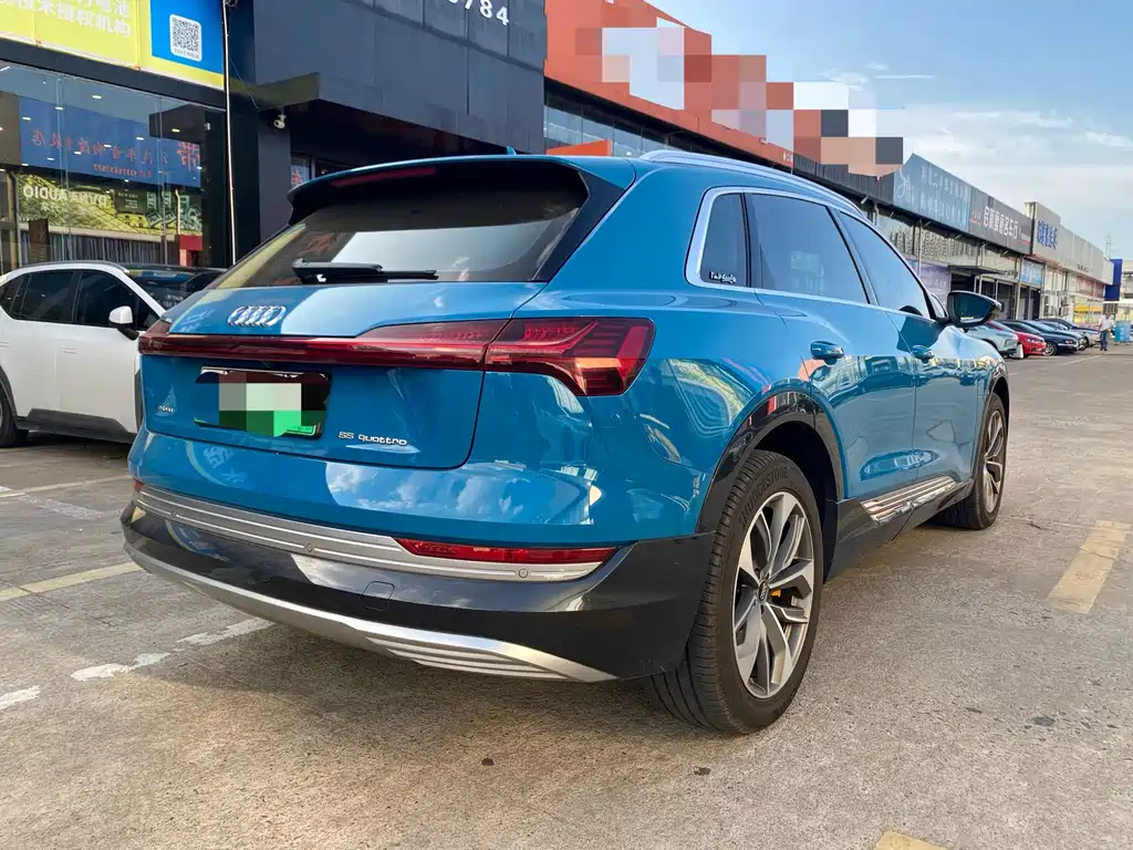Audi e-tron (Import) — миниатюра 2