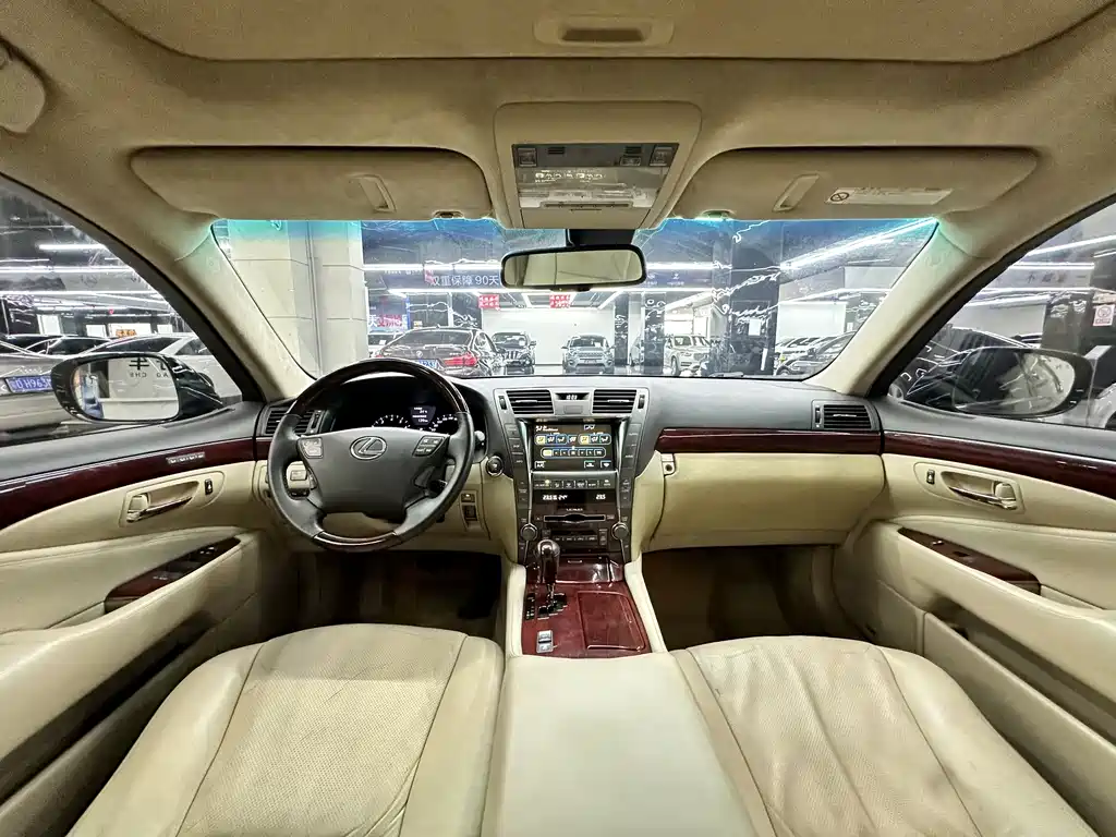 Lexus LS 2006 460L