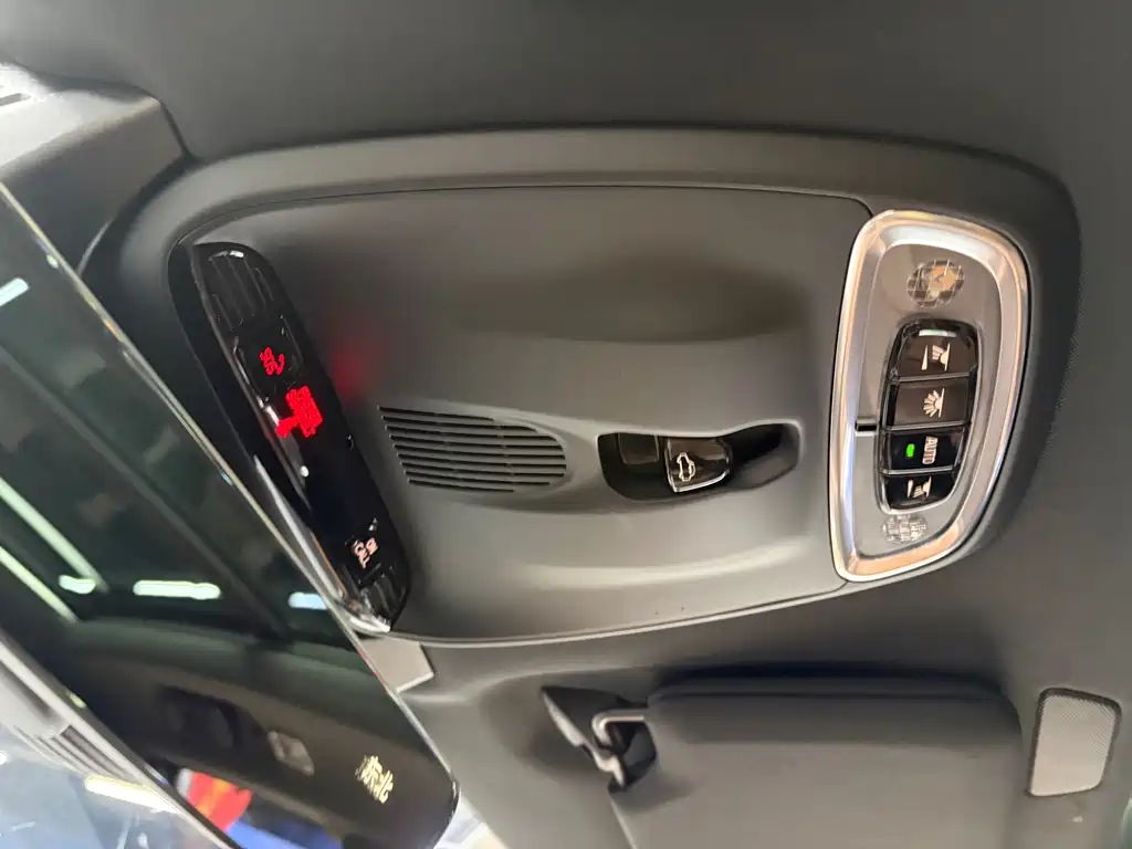Volvo XC90 — миниатюра 16