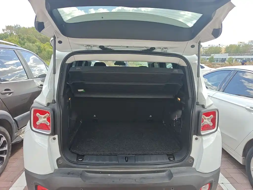 Jeep Renegade — миниатюра 22