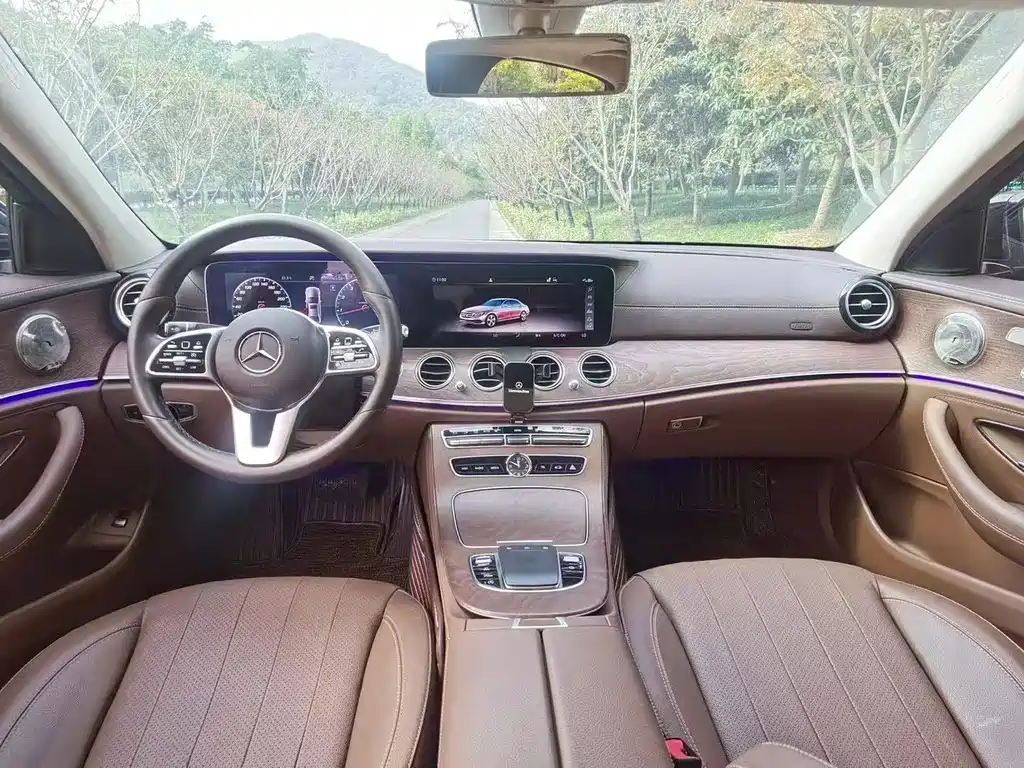 Mercedes-Benz E-Class — миниатюра 5