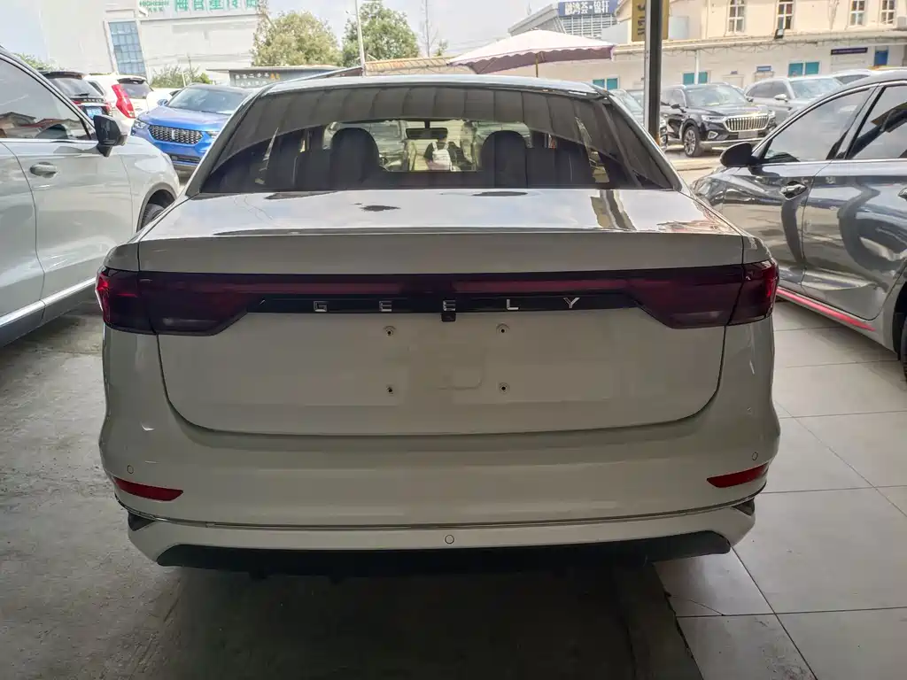 Geely Emgrand — миниатюра 15