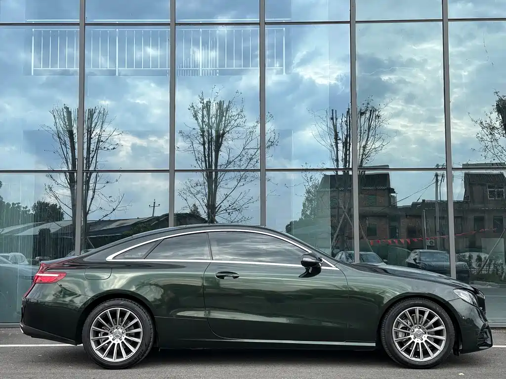 MERCEDES-BENZ E CLASS