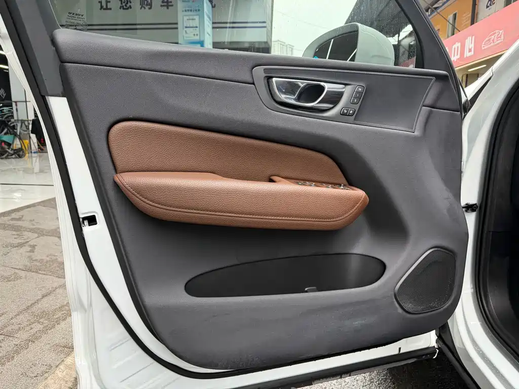 Volvo XC60 — миниатюра 7