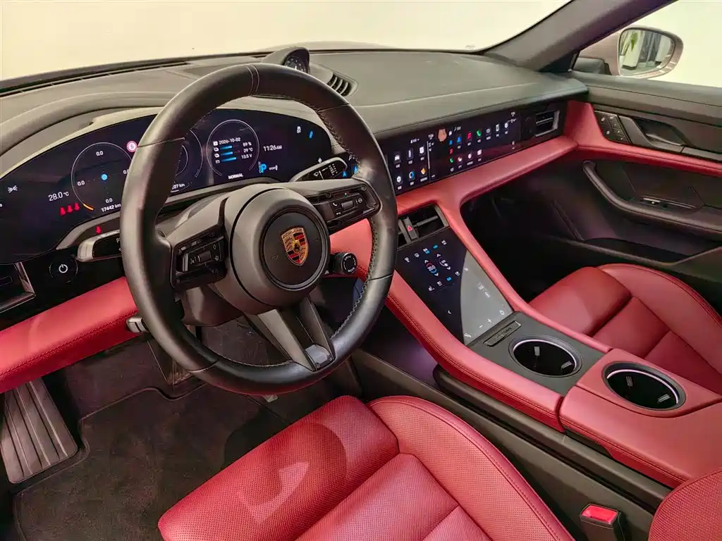 Porsche Taycan — миниатюра 11