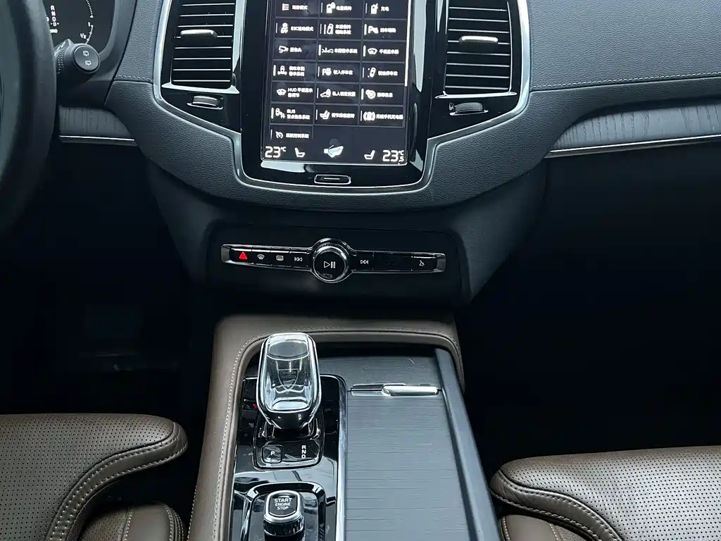 Volvo XC90 2022 E T8 Luxury 7 мест