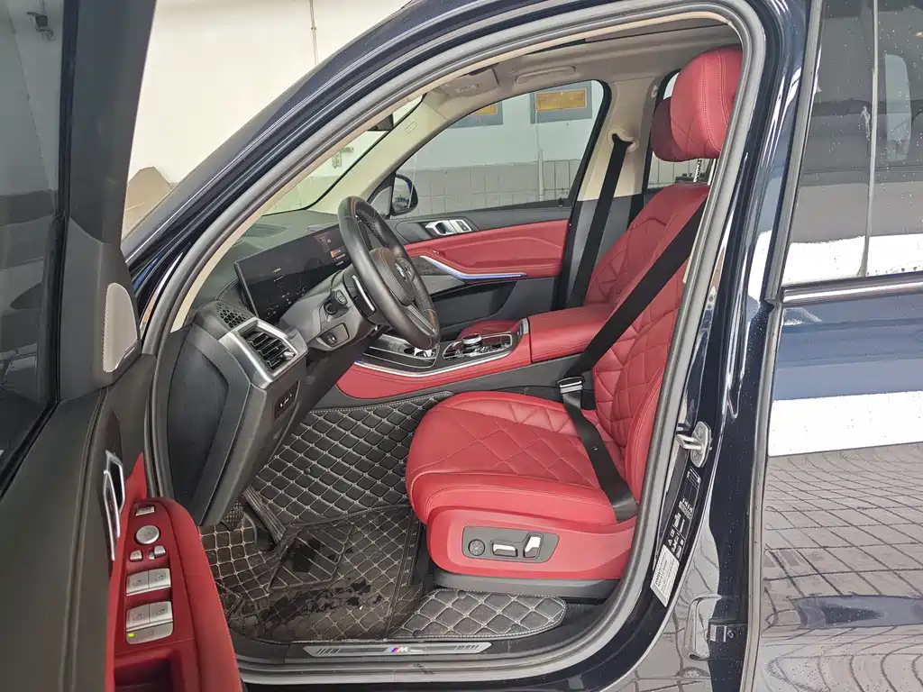 BMW X5 2023 xDrive 30Li Premium M Sport