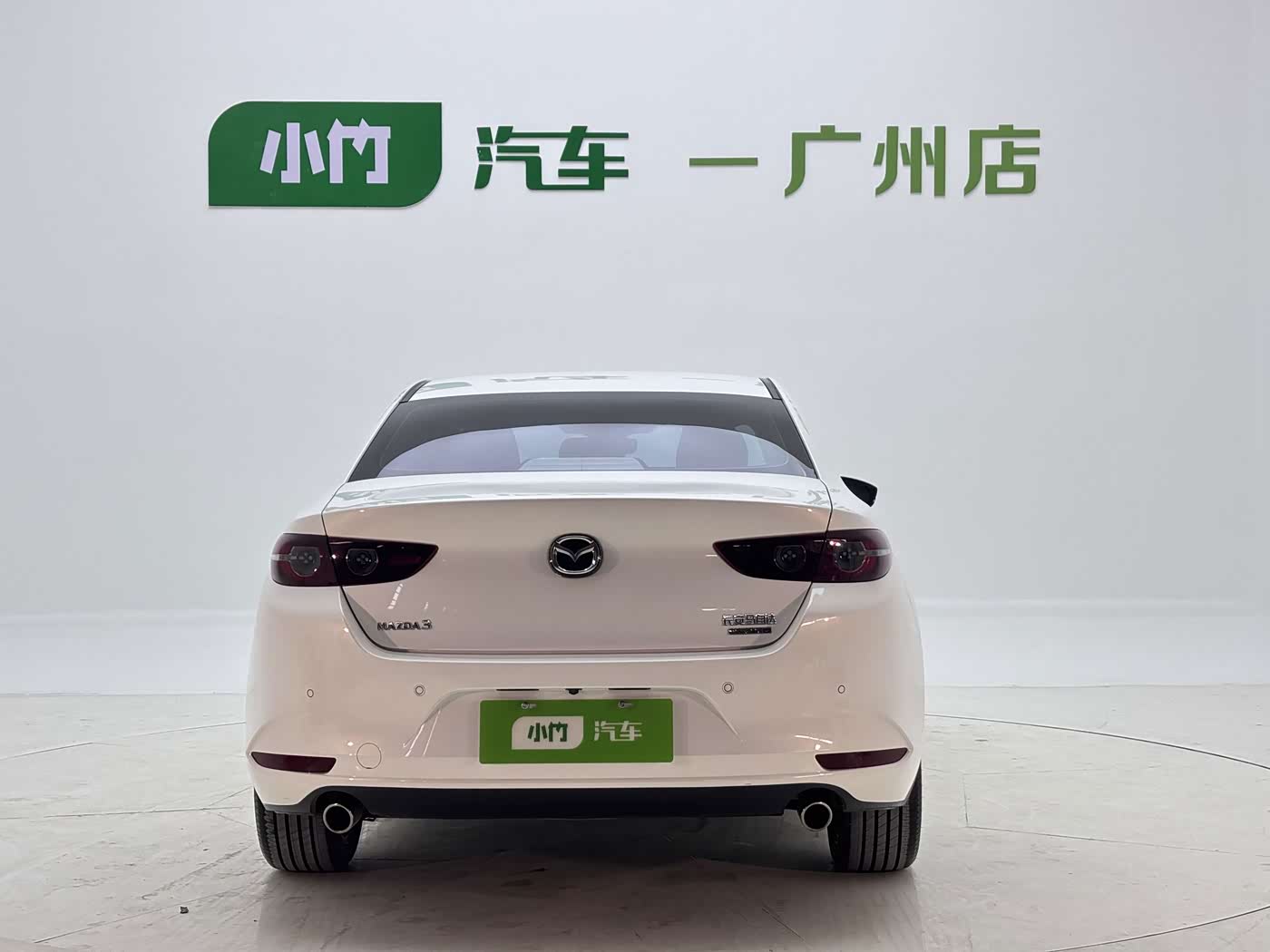 Mazda Mazda3 Axela 2.0 л 2023 г. Белый, пробег 22000 км