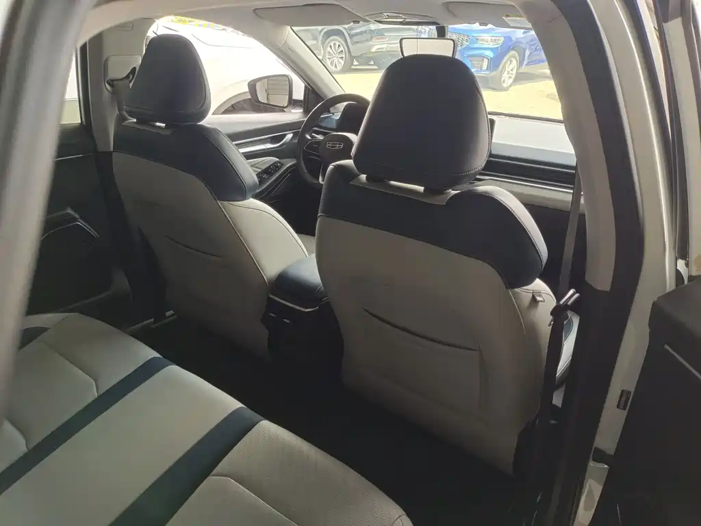 Geely Emgrand — миниатюра 8