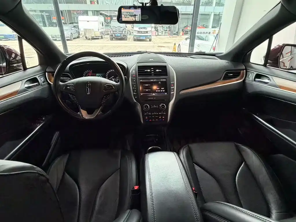 Lincoln MKC — миниатюра 16