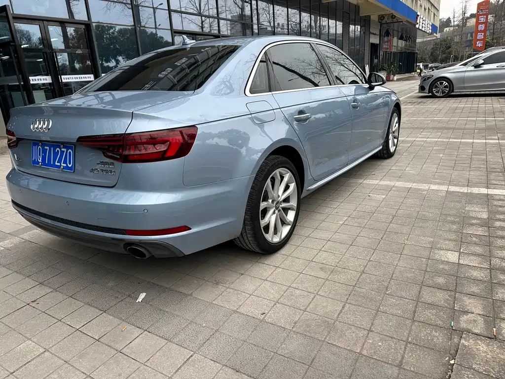 AUDI A4L