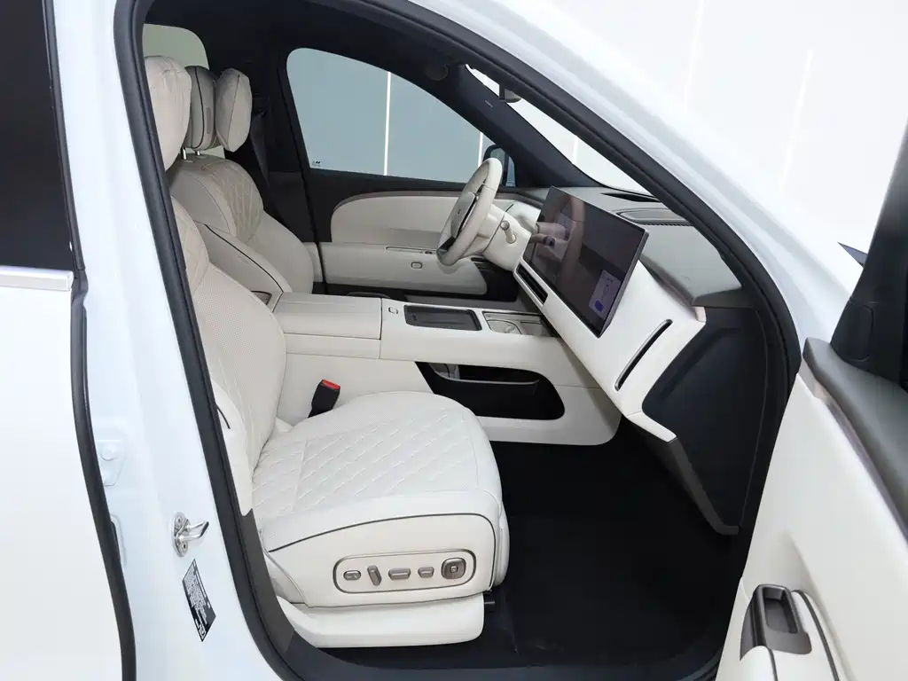 Li Auto Li L8 — миниатюра 18
