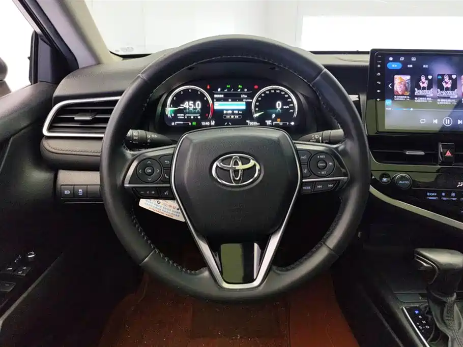 TOYOTA CAMRY