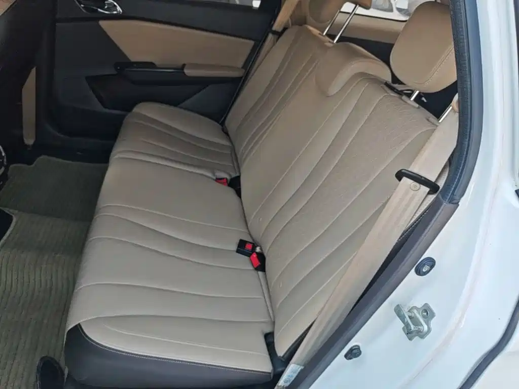 Baojun 310W — миниатюра 17