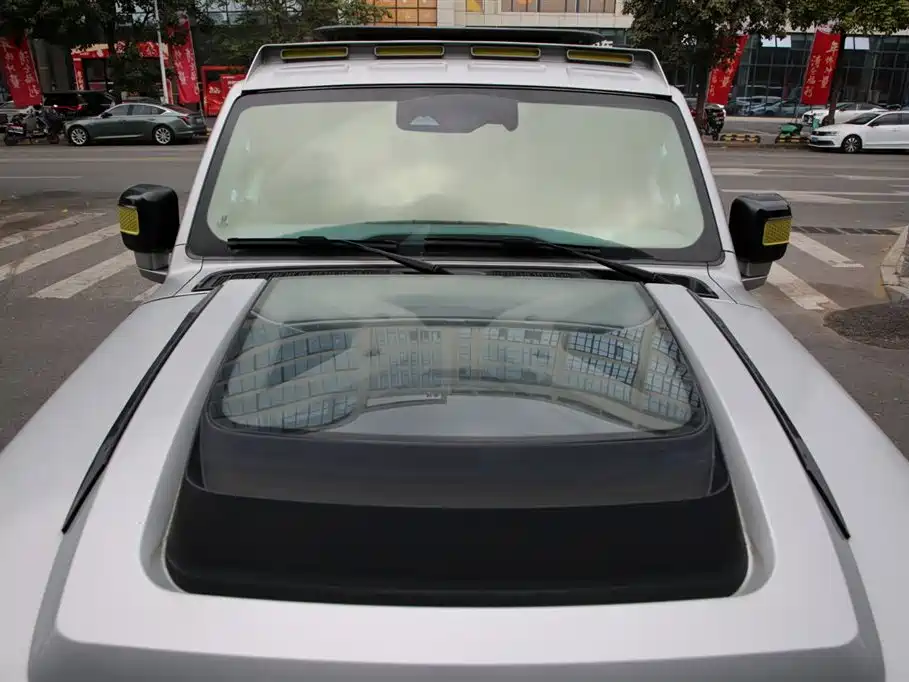 TANK CO CREATION TANK 300