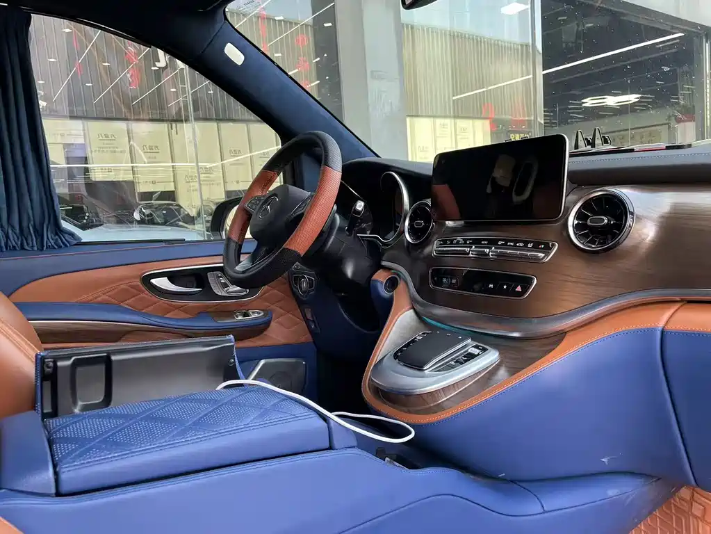 MERCEDES-BENZ V CLASS