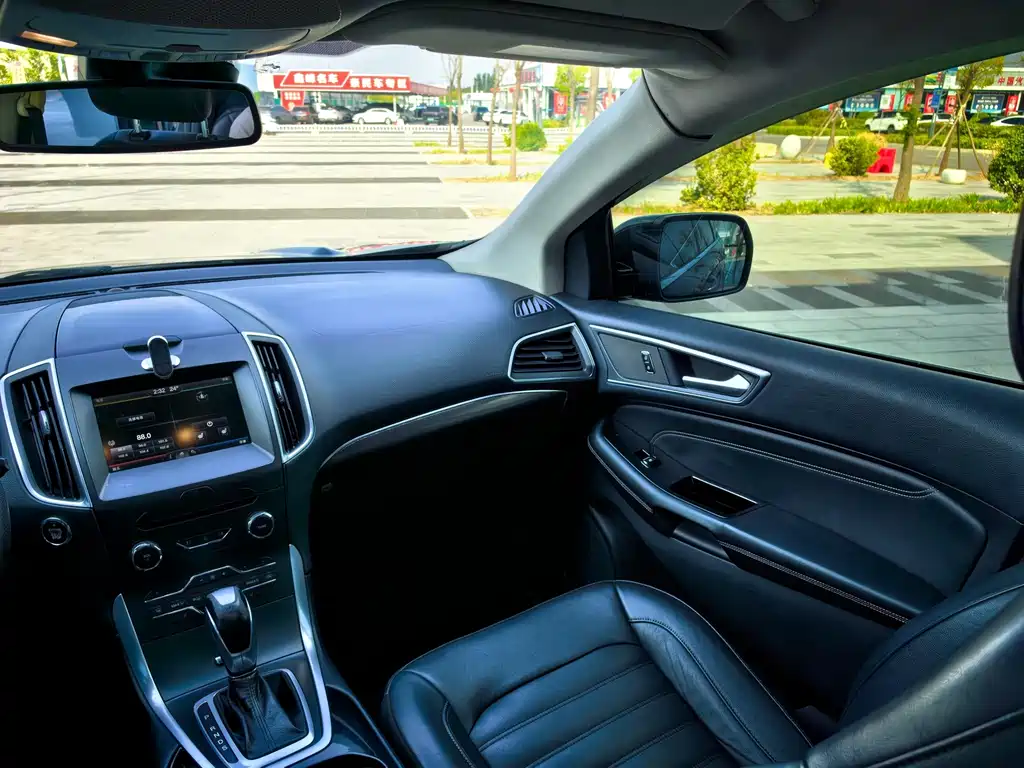 Ford Edge — миниатюра 17
