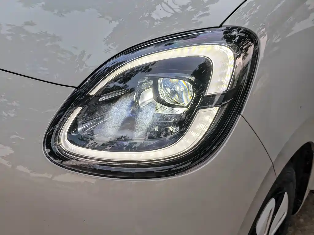 Wuling MINIEV — миниатюра 9