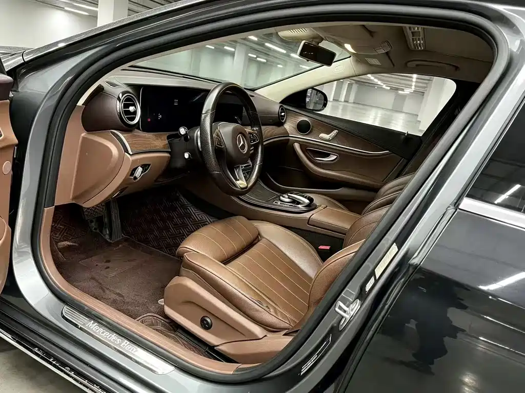 Mercedes-Benz E-Class — миниатюра 6