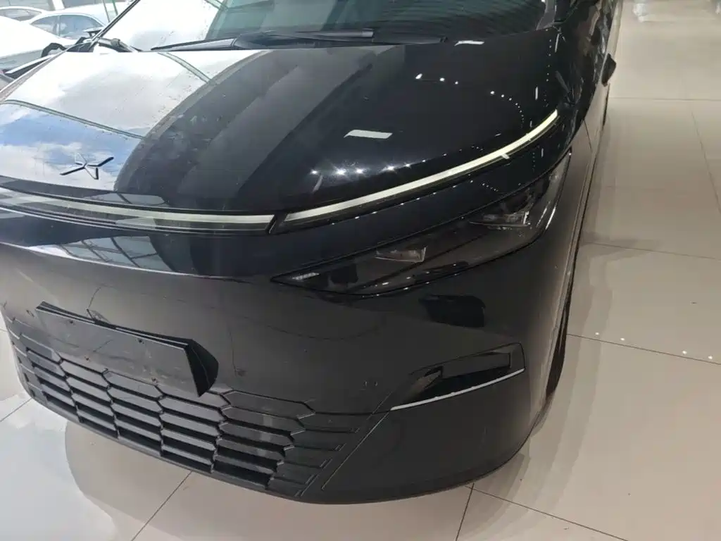 XPeng X9 — миниатюра 24
