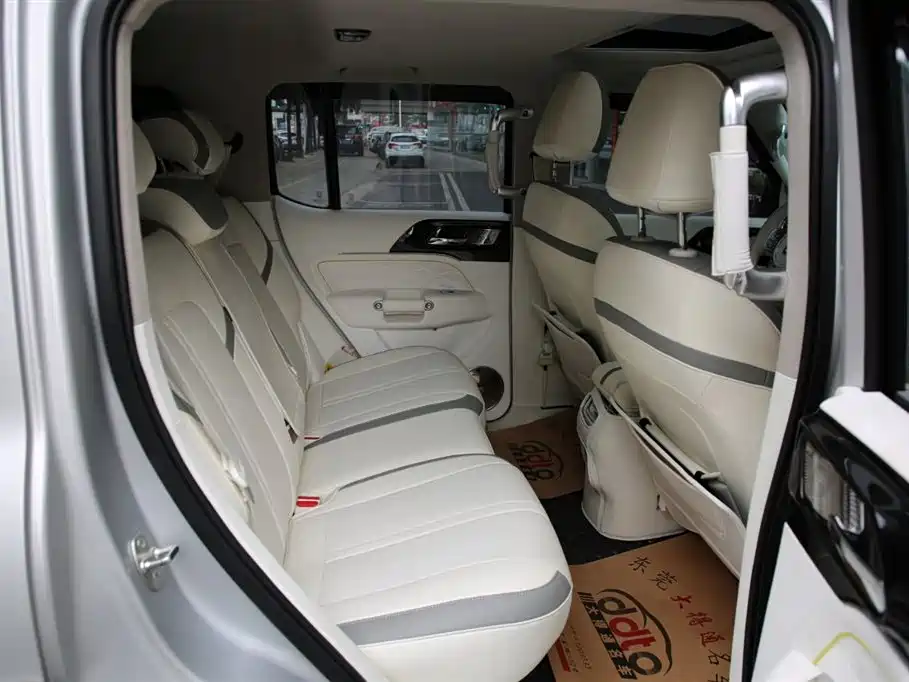 TANK CO CREATION TANK 300