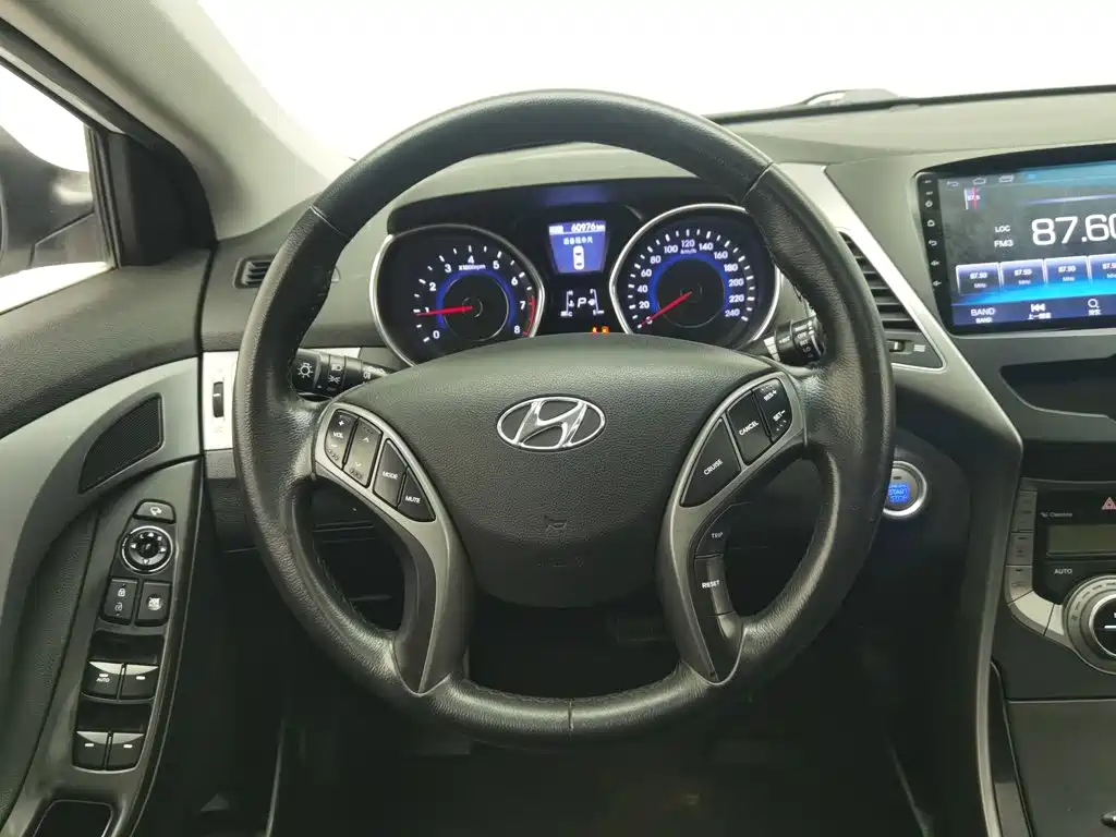 Hyundai Elantra Langdong — миниатюра 11