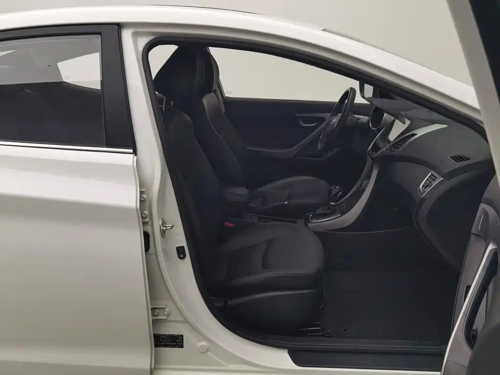 Hyundai Elantra Langdong — миниатюра 23