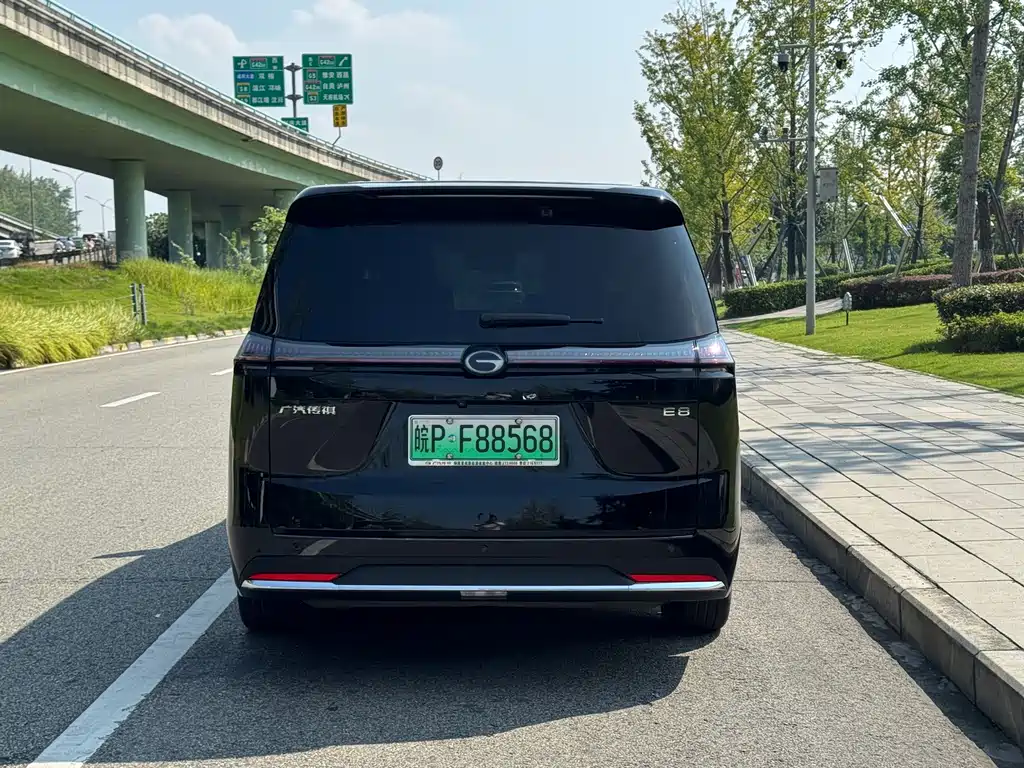 GAC Motor 传祺E8 PHEV — миниатюра 6