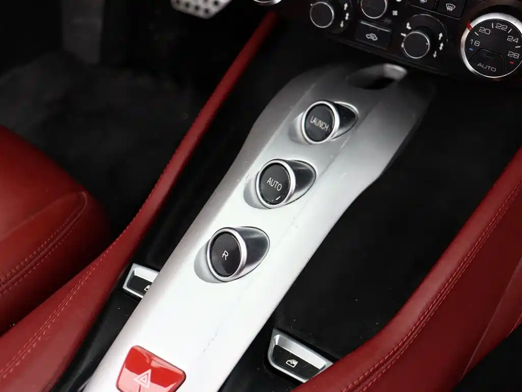 FERRARI CALIFORNIA T