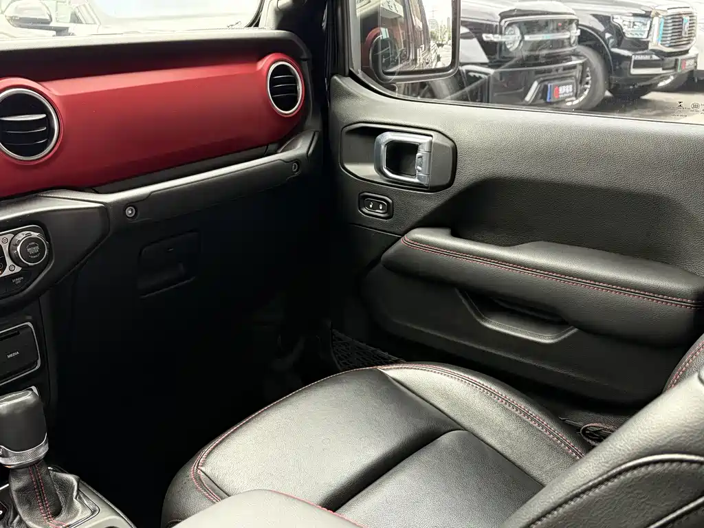 Jeep Gladiator — миниатюра 18