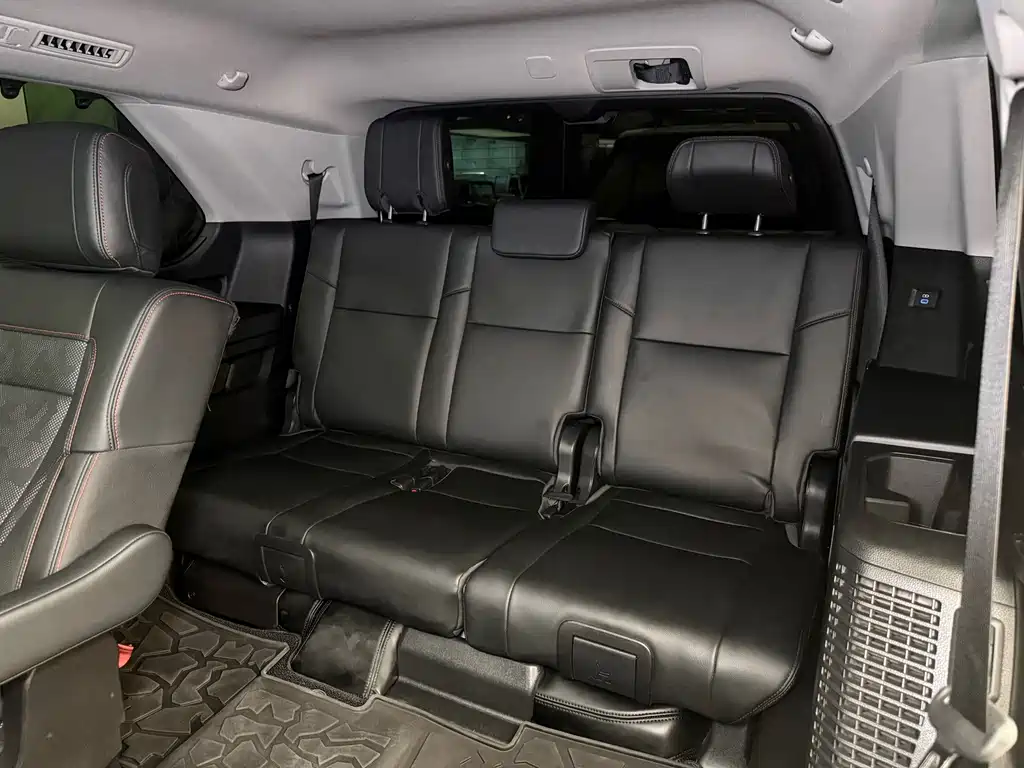 Toyota Sequoia — миниатюра 11