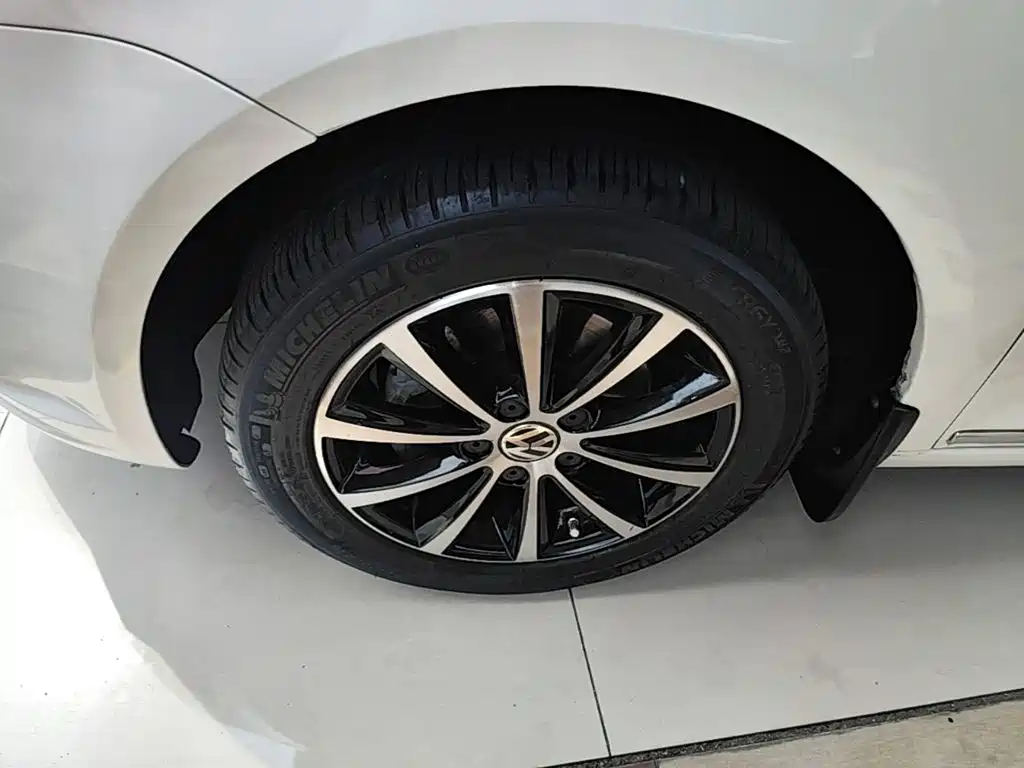 Volkswagen Touran — миниатюра 23