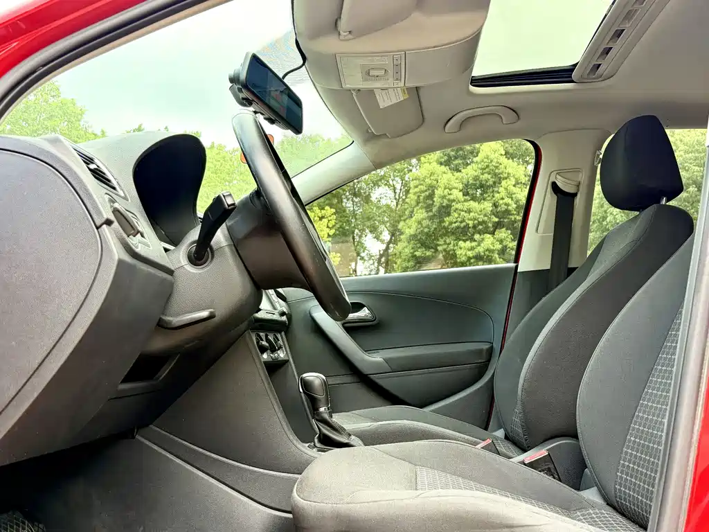 Volkswagen Polo — миниатюра 10
