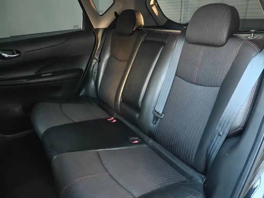 Nissan Tiida — миниатюра 16