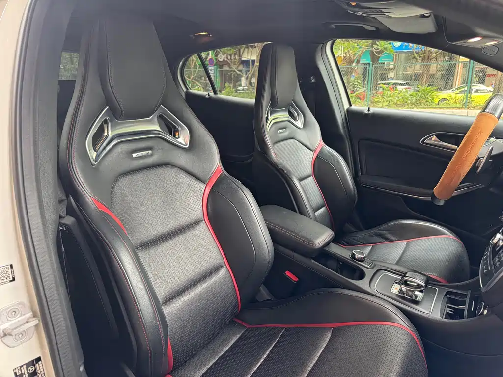 Mercedes-Benz GLA AMG — миниатюра 7