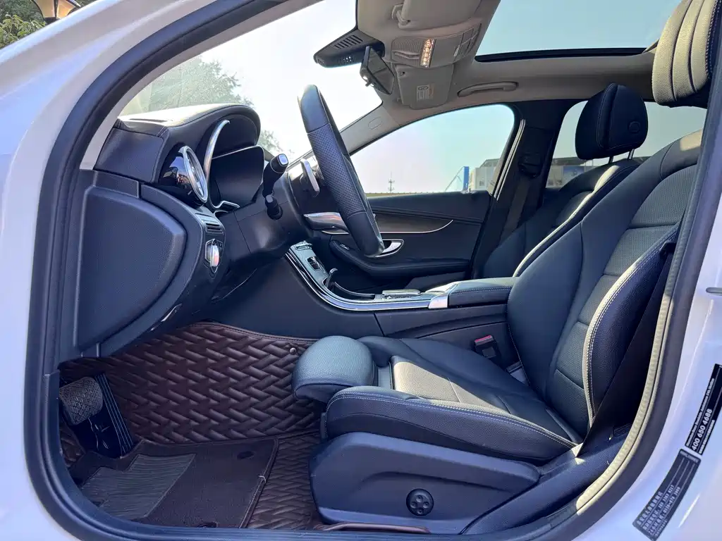 Mercedes-Benz C-Class — миниатюра 8