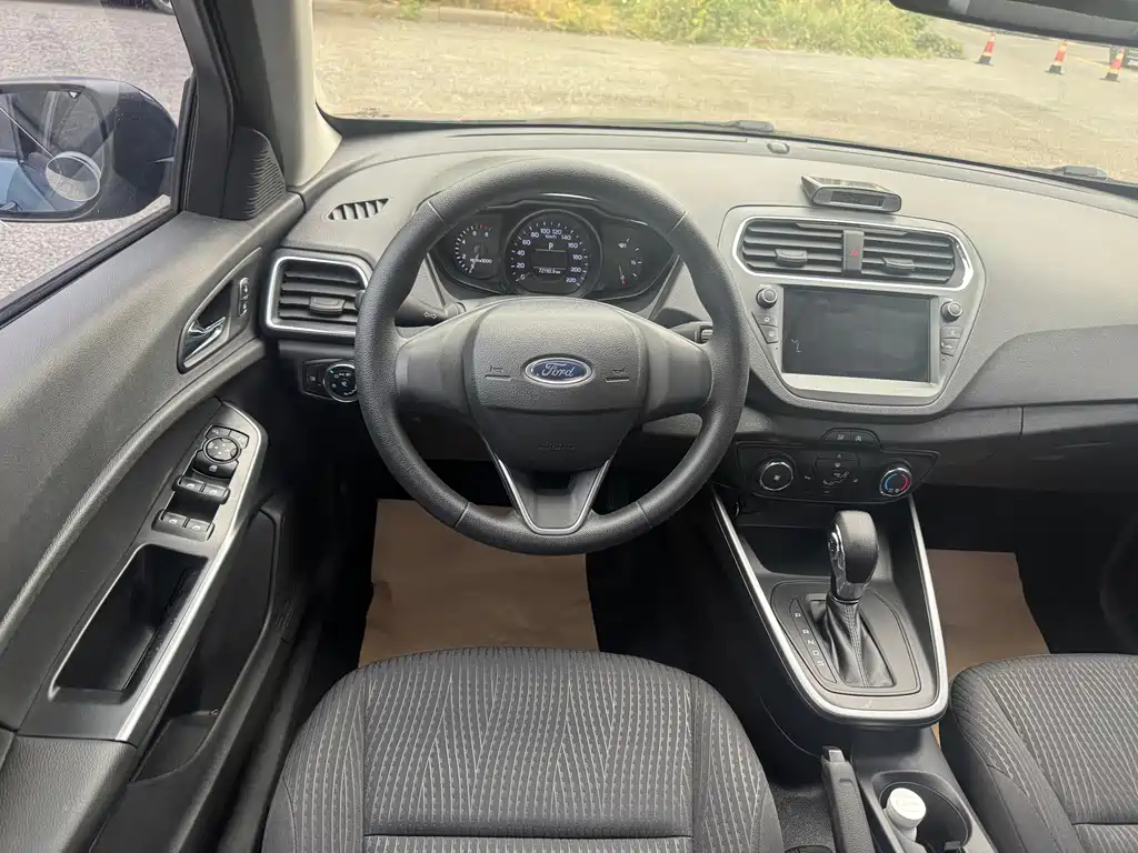 Ford Escort — миниатюра 8