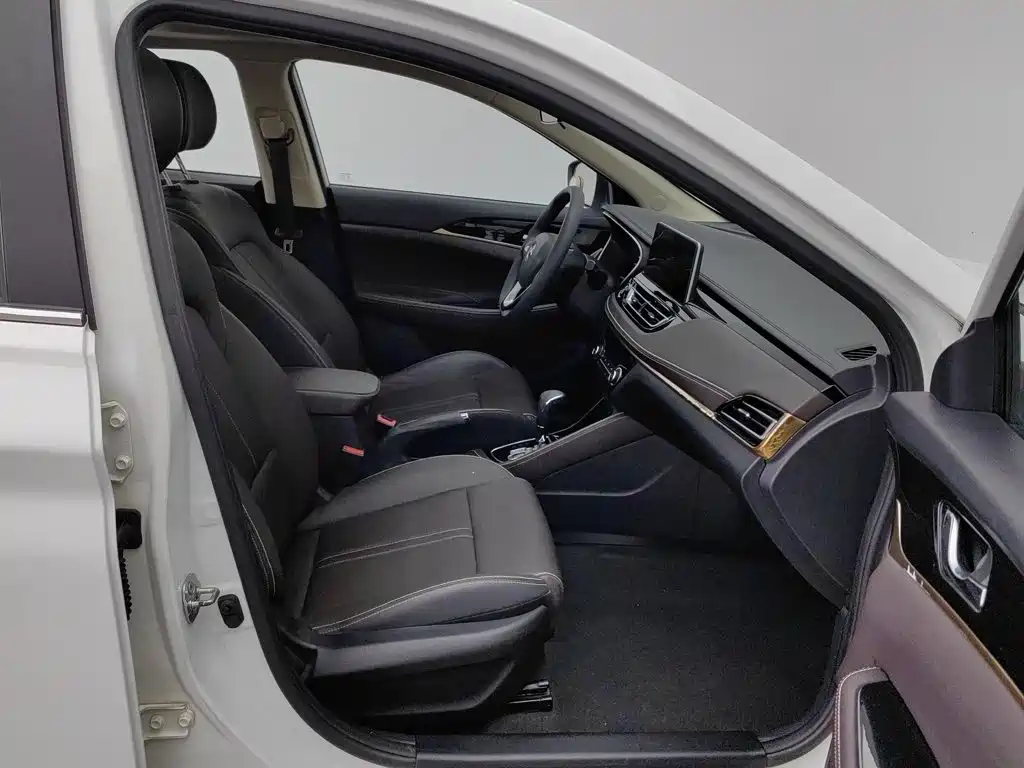 Changan Eado DT — миниатюра 23