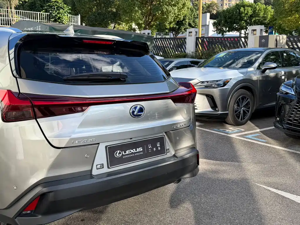 Lexus UX — миниатюра 5