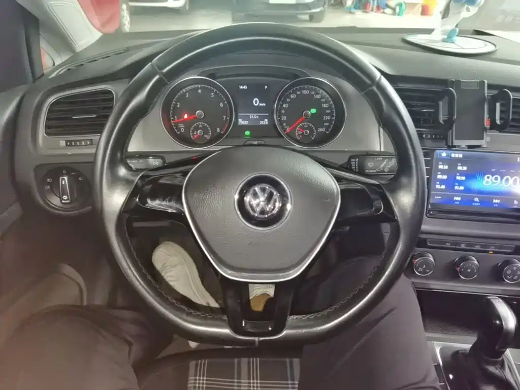 Volkswagen Golf — миниатюра 11