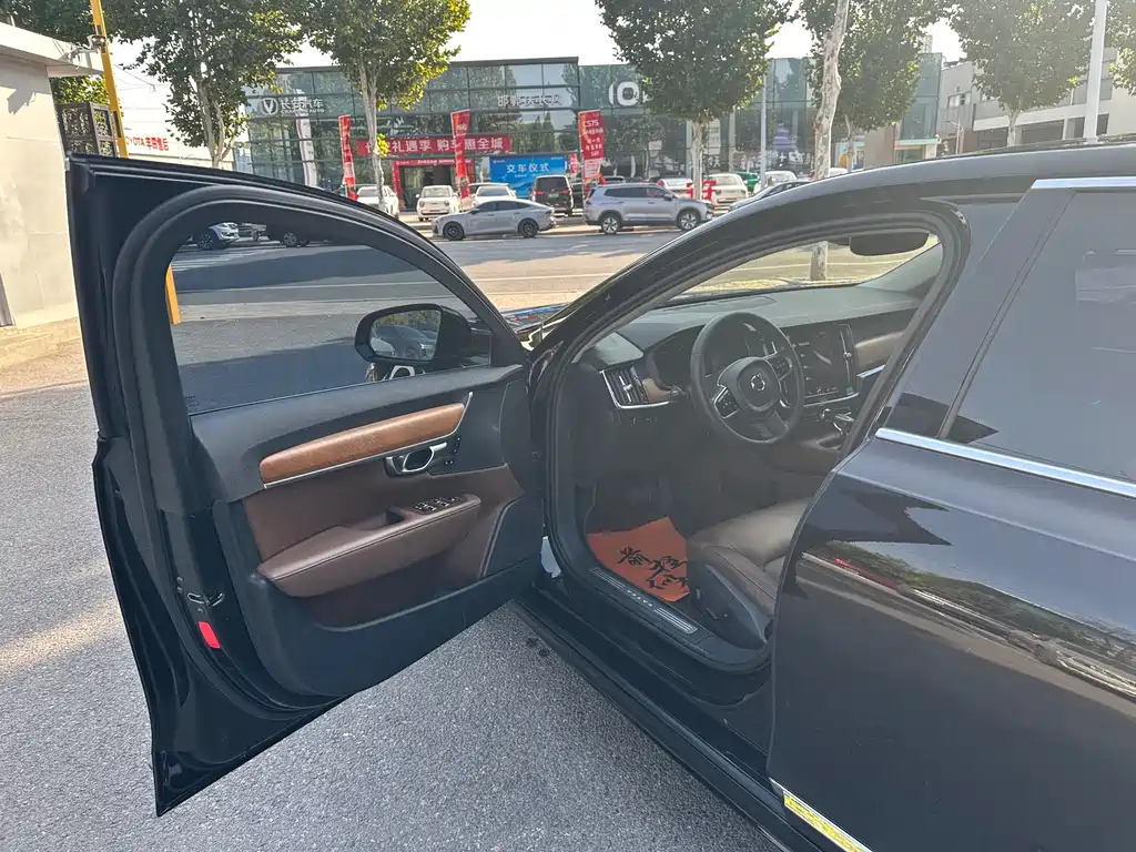 Volvo S90 — миниатюра 5