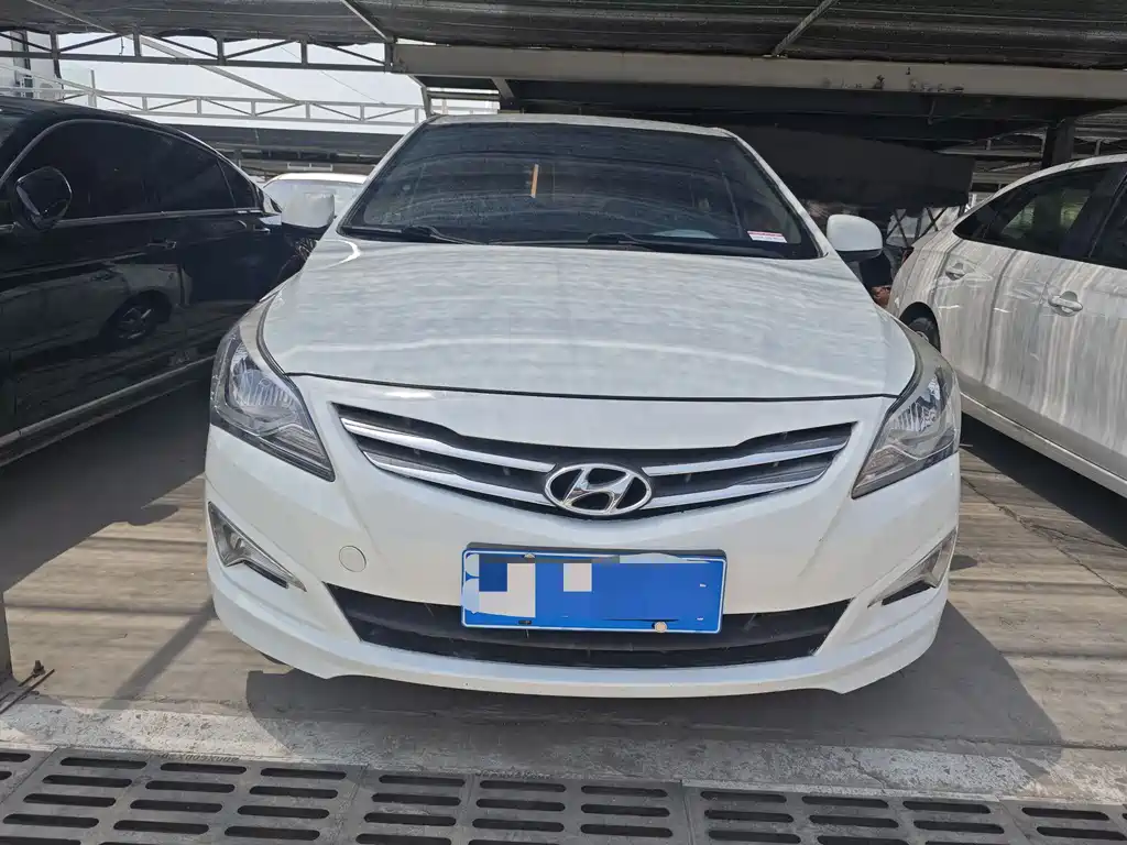 Hyundai Verna 2015