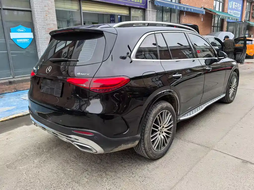 MERCEDES-BENZ GLC