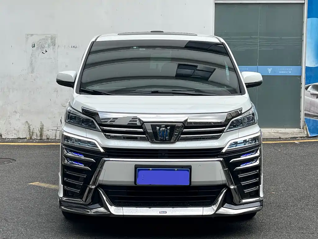 Toyota Vellfire — миниатюра 2