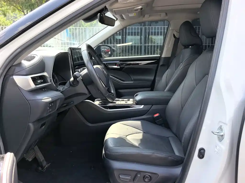 Toyota Highlander — миниатюра 8