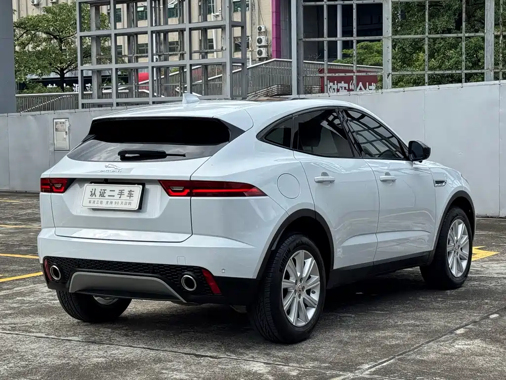 Jaguar E-PACE — миниатюра 9