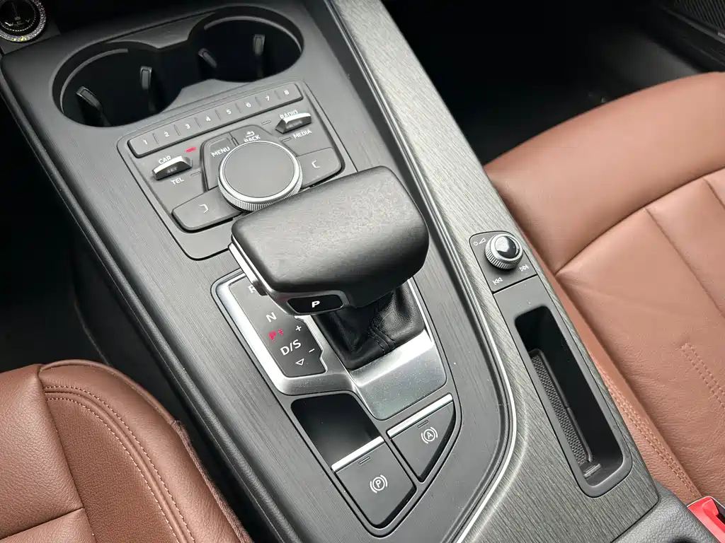 Audi A4L — миниатюра 15